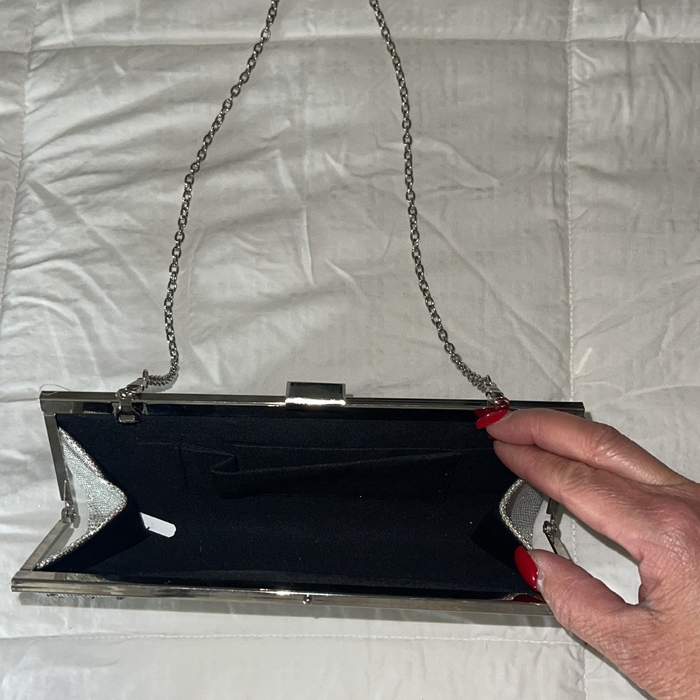 Silver clutch with strap used once - Picture 3 of 3